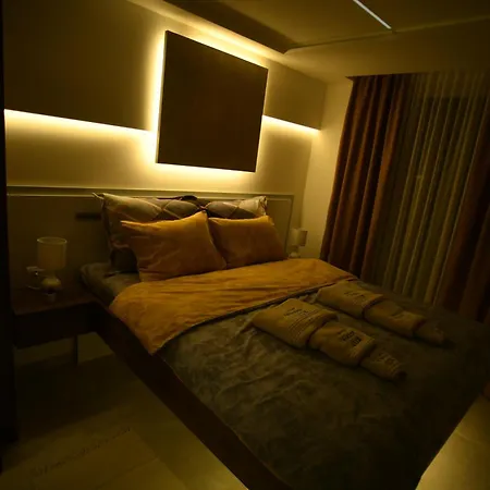 Viktor Lux * Kragujevac