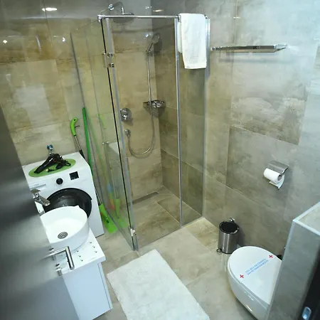 Viktor Lux * Kragujevac